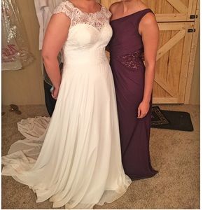 David’s bridal plum bridesmaid dress with lace
